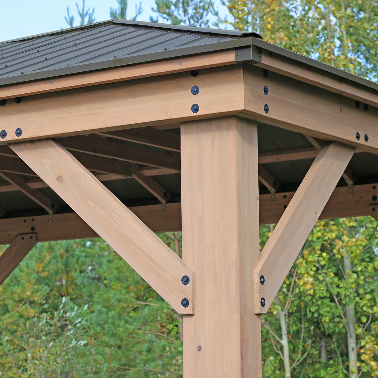 12 x 16 Wood Gazebo With Aluminum Roof (Costco) - Image 5