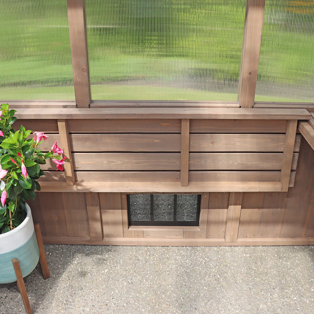 Club Greenhouse - Image 7